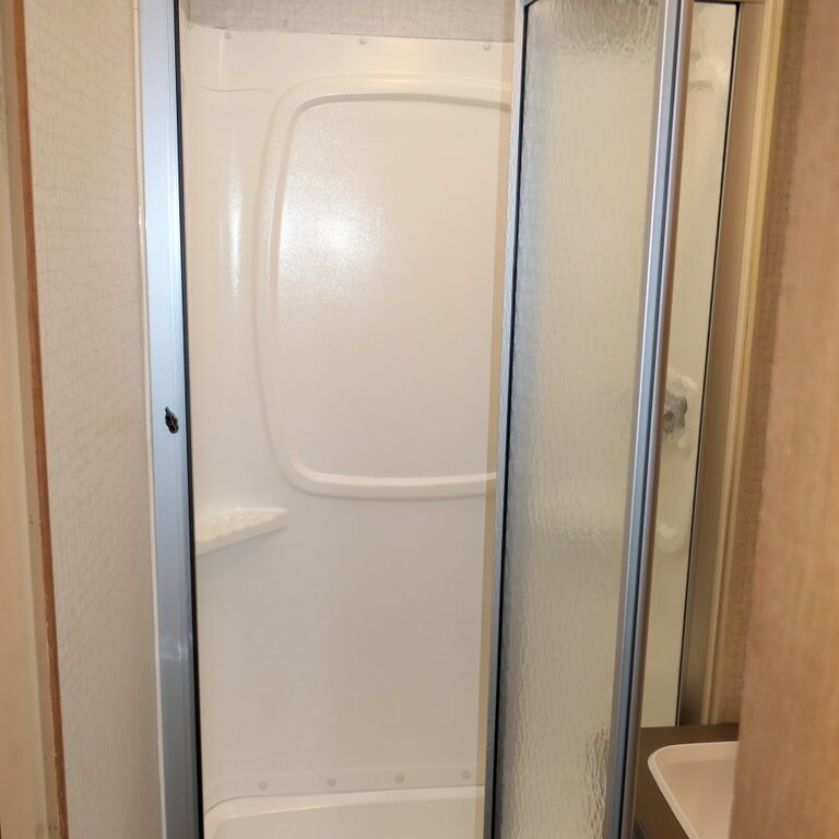 2017 Winnebago MINNIE WINNIE 22R Class-C, U-Shaped Dinette, Sleep-5-Image