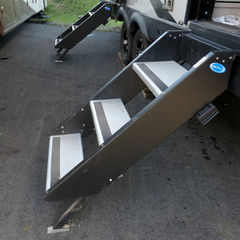 2022 Rockwood MINI-LITE 2516S Travel Trailer, 2-Slide-Outs, Front Kitchen-Image