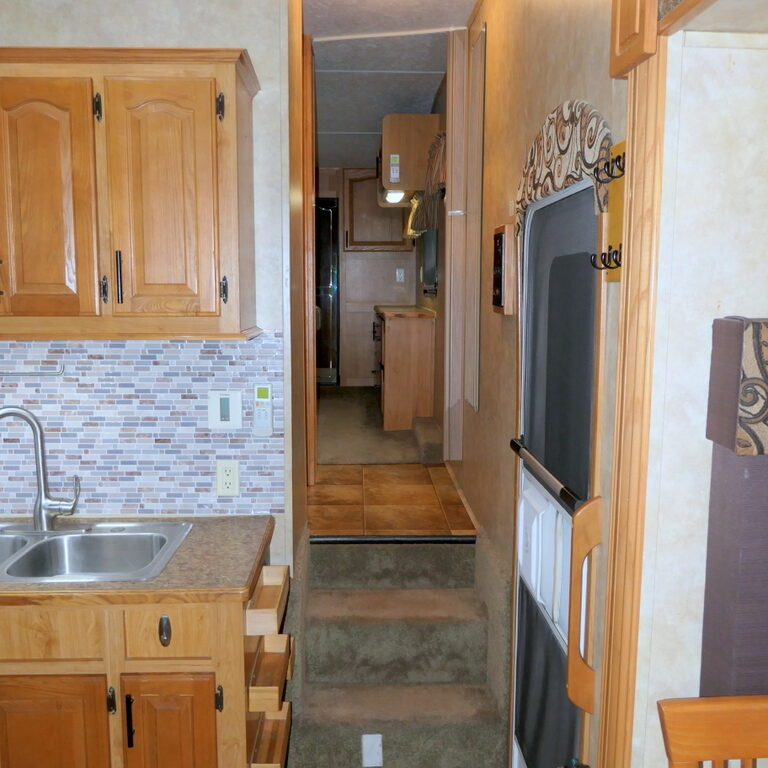 2009 Cedar Creek SILVERBACK 30LSA 5th/Wheel by Forest River, 3-Slide-Outs-Image