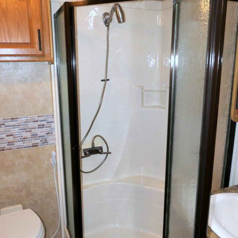 2009 Cedar Creek SILVERBACK 30LSA 5th/Wheel by Forest River, 3-Slide-Outs-Image