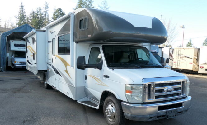 2011 Winnebago ACCESS PREMIER 31JP Class-C, 2-Slide-Outs, Bunk Beds-Image