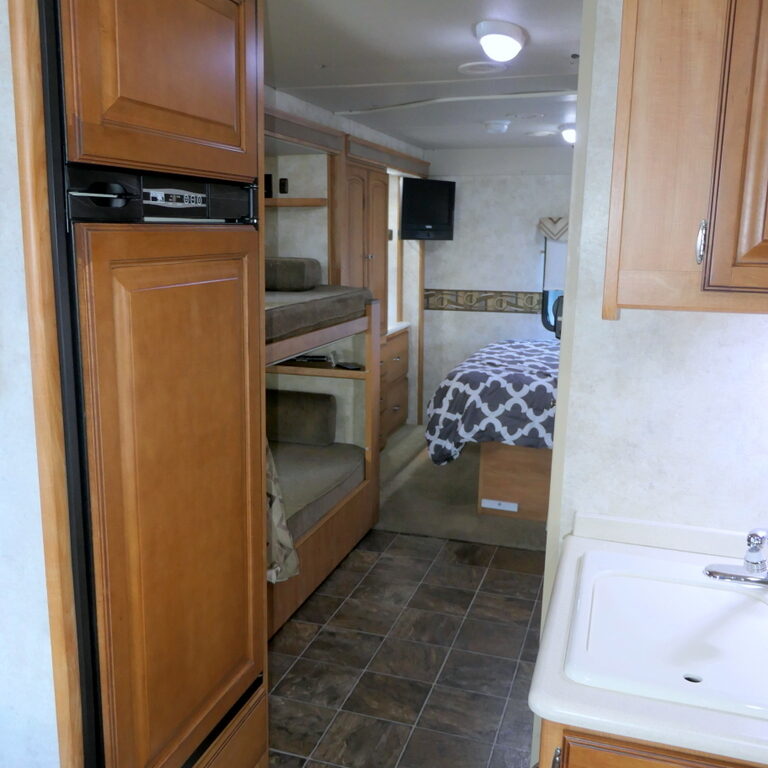 2011 Winnebago ACCESS PREMIER 31JP Class-C, 2-Slide-Outs, Bunk Beds-Image