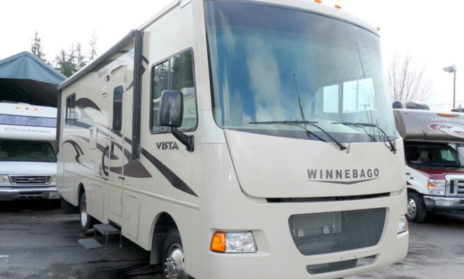 2015 VISTA 26HE Class-A, By Winnebago, Slide-Out, Only 27′-Image