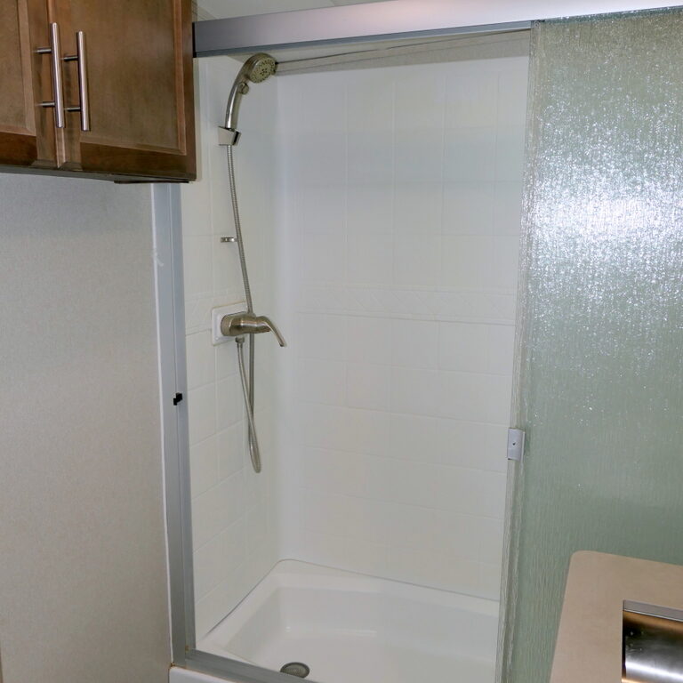 2019 Forest River CARDINAL Limited 3800RDLE 5th Wheel, 5-Slide-Outs-Image