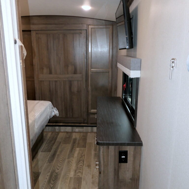 2019 Forest River CARDINAL Limited 3800RDLE 5th Wheel, 5-Slide-Outs-Image