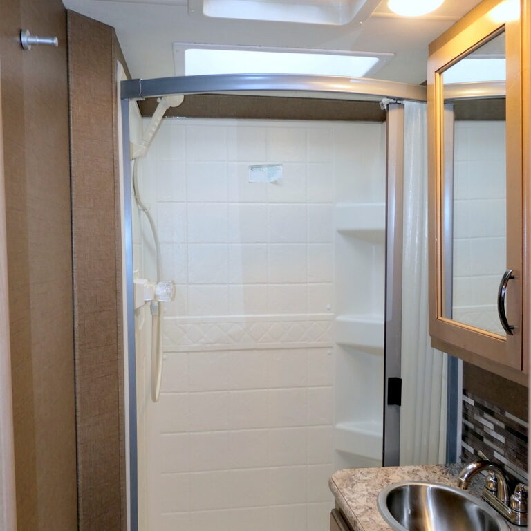 2019 Thor FOUR WINDS 22E Class-C, Low Miles, Sleeps-6, Non-Slide!-Image