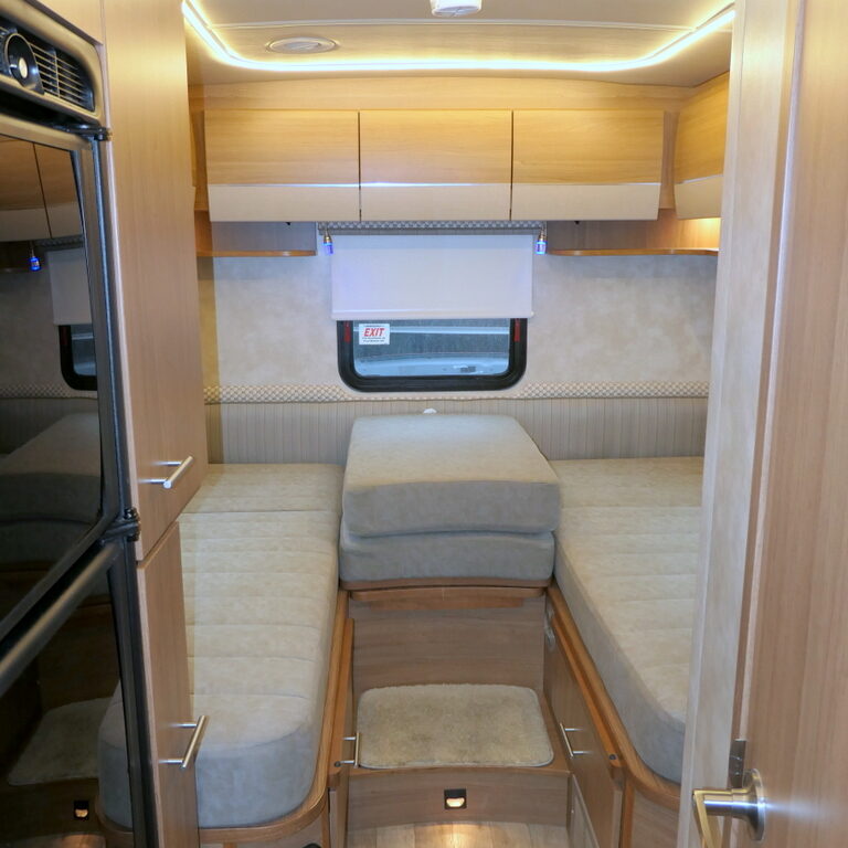 2019 Winnebago NAVION 24V Class-C, Twin Beds, Mercedes Sprinter, Full Paint!-Image