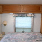 2000 Itasca SUNRISE 26P SE Class-A, By Winnebago, Leveling Jacks, Lithiums and Solar!-Thumbnail