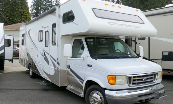 2005 Four Winds CHATEAU 31P Class-C, Slide-Out, Low Miles, Hydraulic Jacks-Image