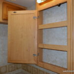 2005 Four Winds CHATEAU 31P Class-C, Slide-Out, Low Miles, Hydraulic Jacks-Thumbnail