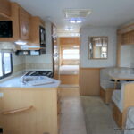2005 Four Winds CHATEAU 31P Class-C, Slide-Out, Low Miles, Hydraulic Jacks-Thumbnail