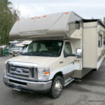 2016 Winnebago MINNIE WINNIE 31K Class-C, Slide-Out, Low Miles, Thermal Windows-Thumbnail