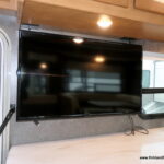 2016 Winnebago MINNIE WINNIE 31K Class-C, Slide-Out, Low Miles, Thermal Windows-Thumbnail