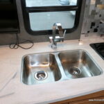 2016 Winnebago MINNIE WINNIE 31K Class-C, Slide-Out, Low Miles, Thermal Windows-Thumbnail