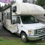 2017 Thor CHATEAU 31W Class-C, Full-Wall Slide-Out, Auto-Leveling, Low Miles-Thumbnail