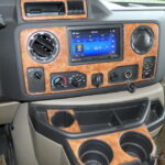 2017 Thor CHATEAU 31W Class-C, Full-Wall Slide-Out, Auto-Leveling, Low Miles-Thumbnail