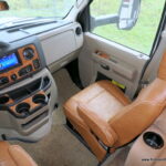 2017 Thor CHATEAU 31W Class-C, Full-Wall Slide-Out, Auto-Leveling, Low Miles-Thumbnail