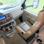 2017 Thor CHATEAU 31W Class-C, Full-Wall Slide-Out, Auto-Leveling, Low Miles-Thumbnail