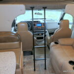 2017 Thor CHATEAU 31W Class-C, Full-Wall Slide-Out, Auto-Leveling, Low Miles-Thumbnail