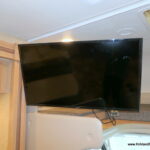 2017 Thor CHATEAU 31W Class-C, Full-Wall Slide-Out, Auto-Leveling, Low Miles-Thumbnail