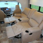 2017 Thor CHATEAU 31W Class-C, Full-Wall Slide-Out, Auto-Leveling, Low Miles-Thumbnail