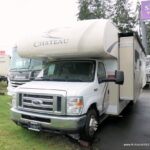 2017 Thor CHATEAU 31W Class-C, Full-Wall Slide-Out, Auto-Leveling, Low Miles-Thumbnail