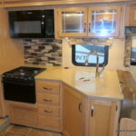 2017 Thor CHATEAU 31W Class-C, Full-Wall Slide-Out, Auto-Leveling, Low Miles-Thumbnail