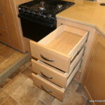 2017 Thor CHATEAU 31W Class-C, Full-Wall Slide-Out, Auto-Leveling, Low Miles-Thumbnail