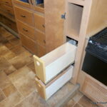 2017 Thor CHATEAU 31W Class-C, Full-Wall Slide-Out, Auto-Leveling, Low Miles-Thumbnail