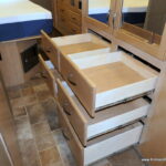 2017 Thor CHATEAU 31W Class-C, Full-Wall Slide-Out, Auto-Leveling, Low Miles-Thumbnail