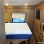 2017 Thor CHATEAU 31W Class-C, Full-Wall Slide-Out, Auto-Leveling, Low Miles-Thumbnail