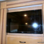 2017 Thor CHATEAU 31W Class-C, Full-Wall Slide-Out, Auto-Leveling, Low Miles-Thumbnail