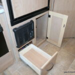 2018 CHATEAU 22B Class-C, By Thor Motor Coach, Low Miles, Slide-Out-Thumbnail