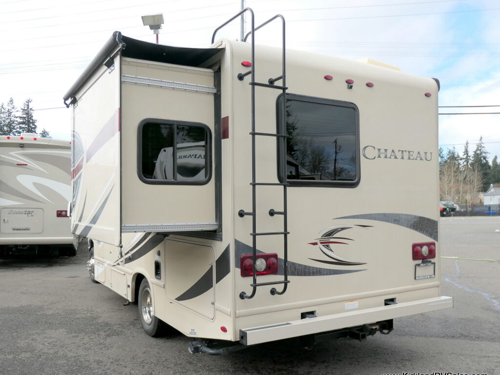 2018 CHATEAU 22B Class-C, By Thor Motor Coach, Low Miles, Slide-Out-Image