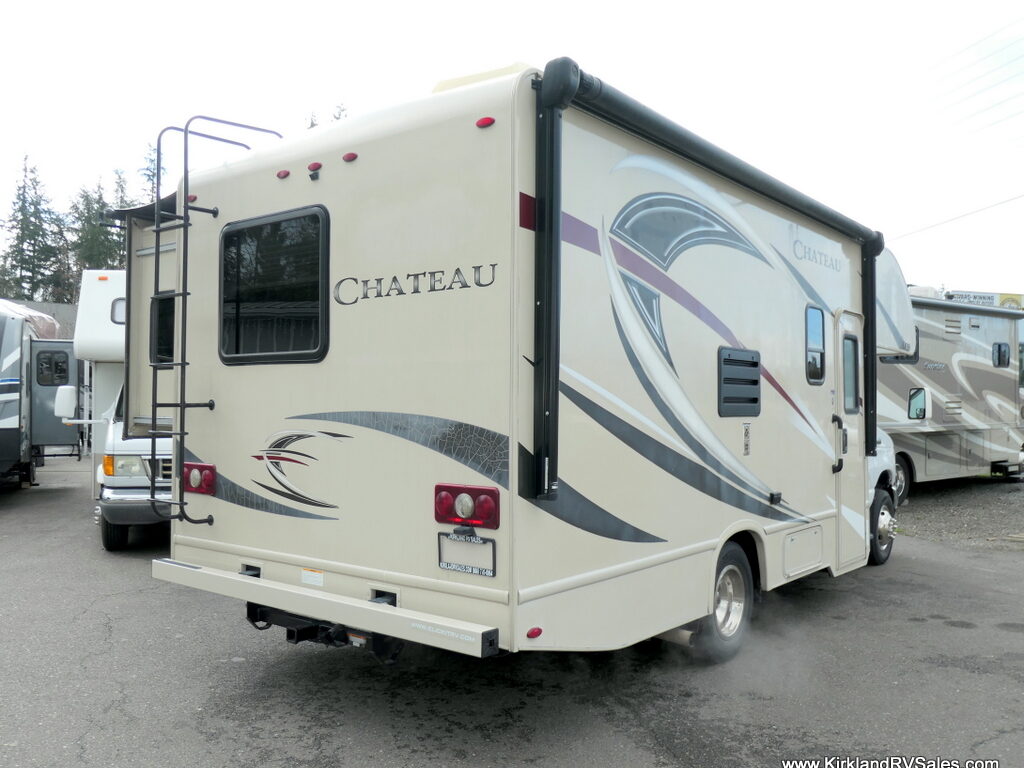 2018 CHATEAU 22B Class-C, By Thor Motor Coach, Low Miles, Slide-Out-Image