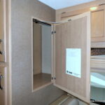 2018 CHATEAU 22B Class-C, By Thor Motor Coach, Low Miles, Slide-Out-Thumbnail