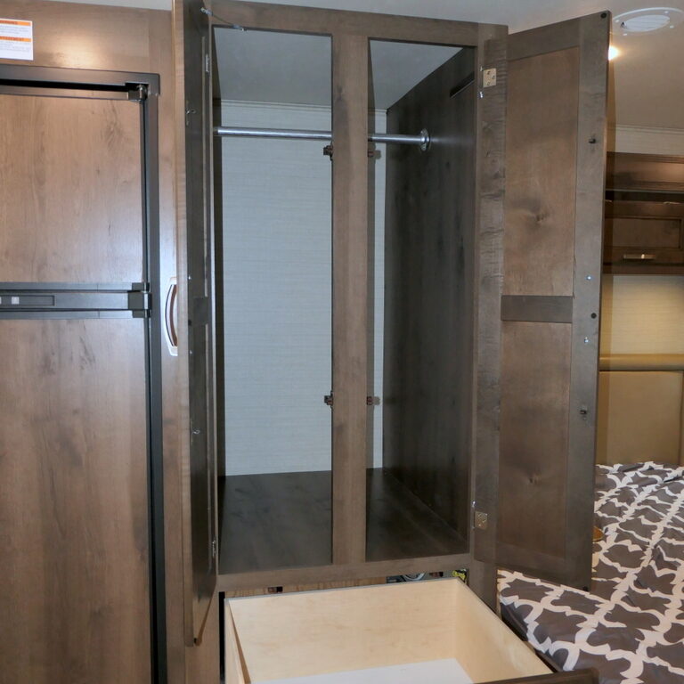 2019 Jayco ALANTE 26X Class-A Gas, 2-Slide-Outs, JRIDE,  Exterior Entertainment-Image