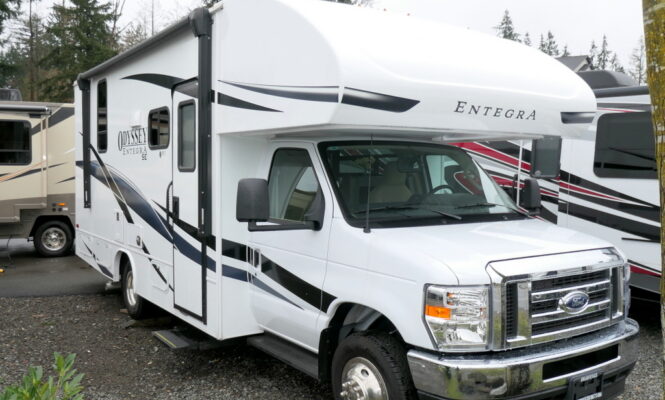 2025 Entegra ODYSSEY SE 22CF Class-C, Slide-Out, Low Miles-Image