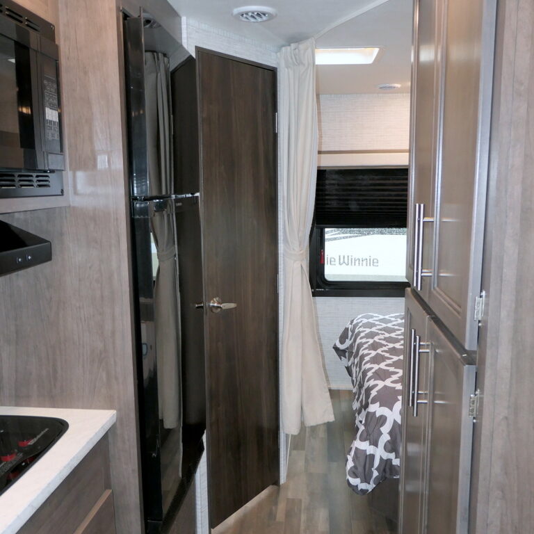 2025 Entegra ODYSSEY SE 22CF Class-C, Slide-Out, Low Miles-Image