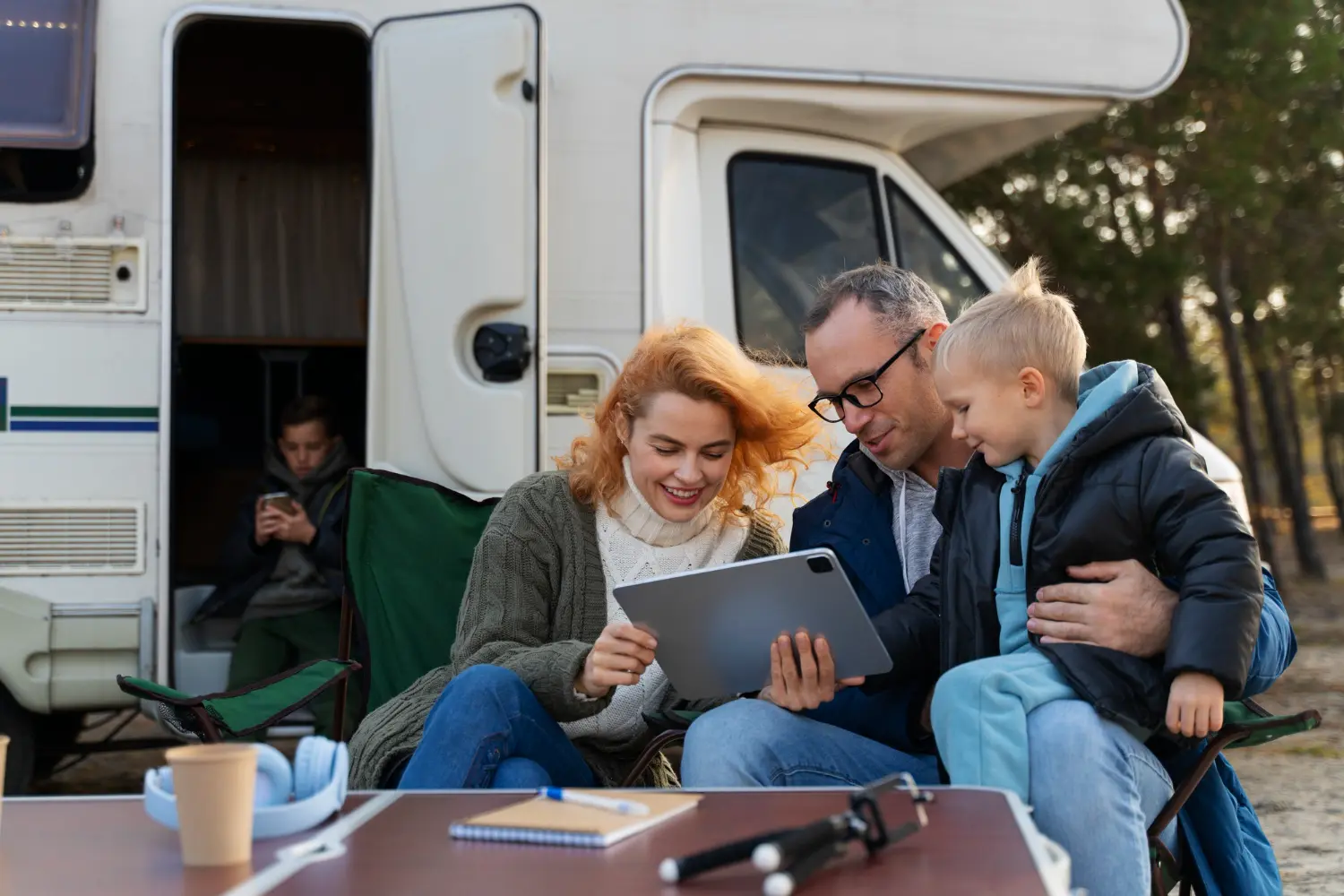 A family browsing on where to finance a RV