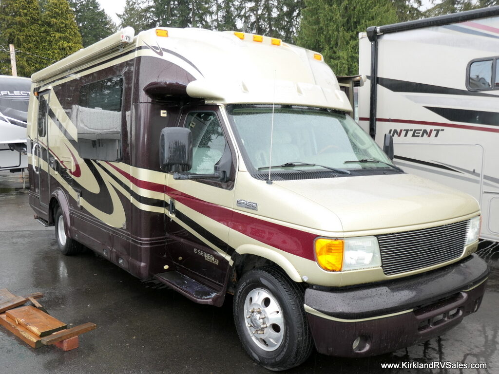 2006 Dynamax ISATA 230 Class-B+, Slide-Out, Full Paint, Jacks, Solar and Lithium-Image