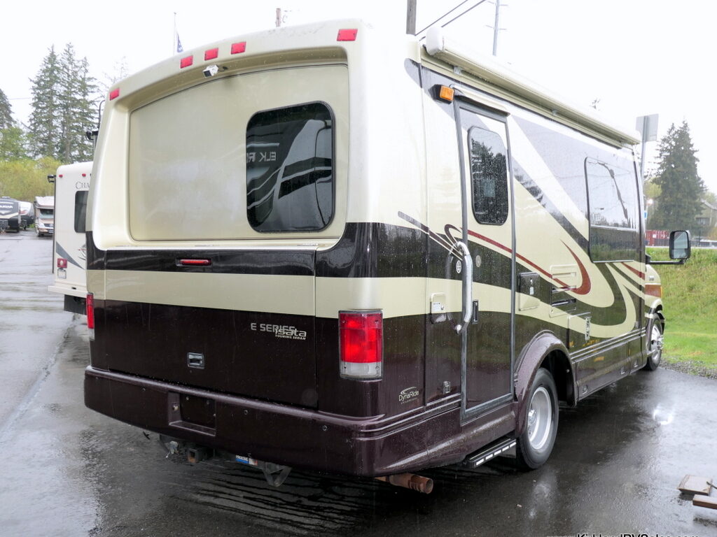 2006 Dynamax ISATA 230 Class-B+, Slide-Out, Full Paint, Jacks, Solar and Lithium-Image