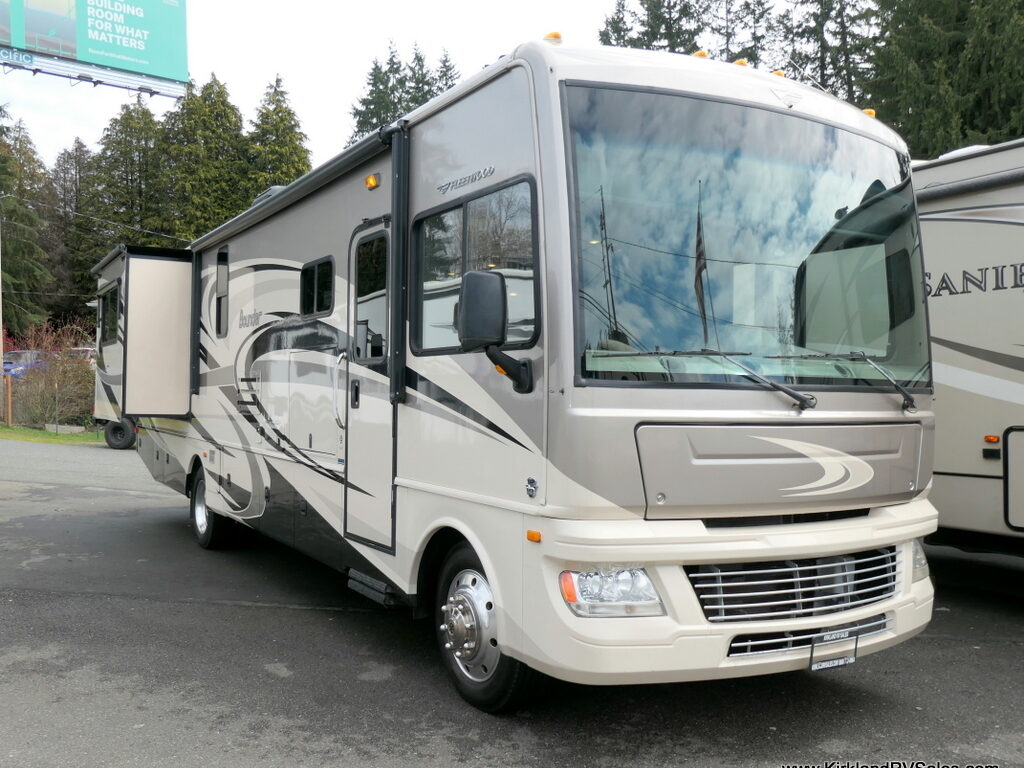 2014 BOUNDER 35K Class-A, By Fleetwood RV, 2-Slide-Outs, Full Body Paint, 1-1/2 Bath-Image