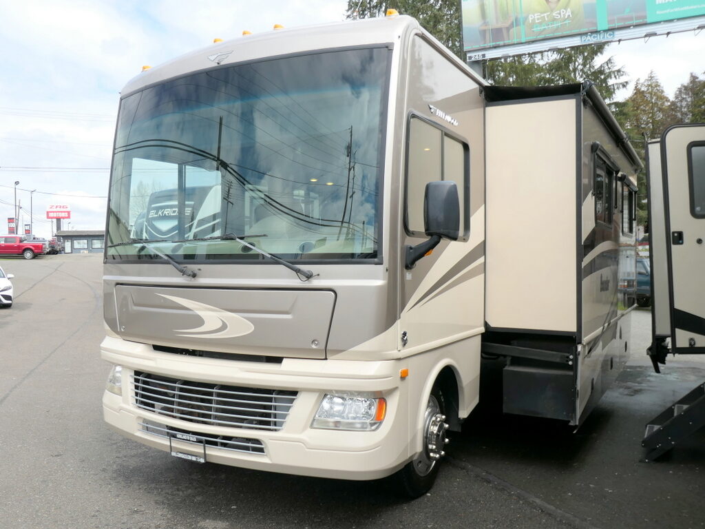 2014 BOUNDER 35K Class-A, By Fleetwood RV, 2-Slide-Outs, Full Body Paint, 1-1/2 Bath-Image