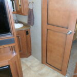 2014 BOUNDER 35K Class-A, By Fleetwood RV, 2-Slide-Outs, Full Body Paint, 1-1/2 Bath-Thumbnail