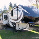 2017 Vanleigh VILANO 365RL 5th Wheel, 3-Slide-Outs, Spacious Interior-Thumbnail