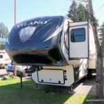 2017 Vanleigh VILANO 365RL 5th Wheel, 3-Slide-Outs, Spacious Interior-Thumbnail