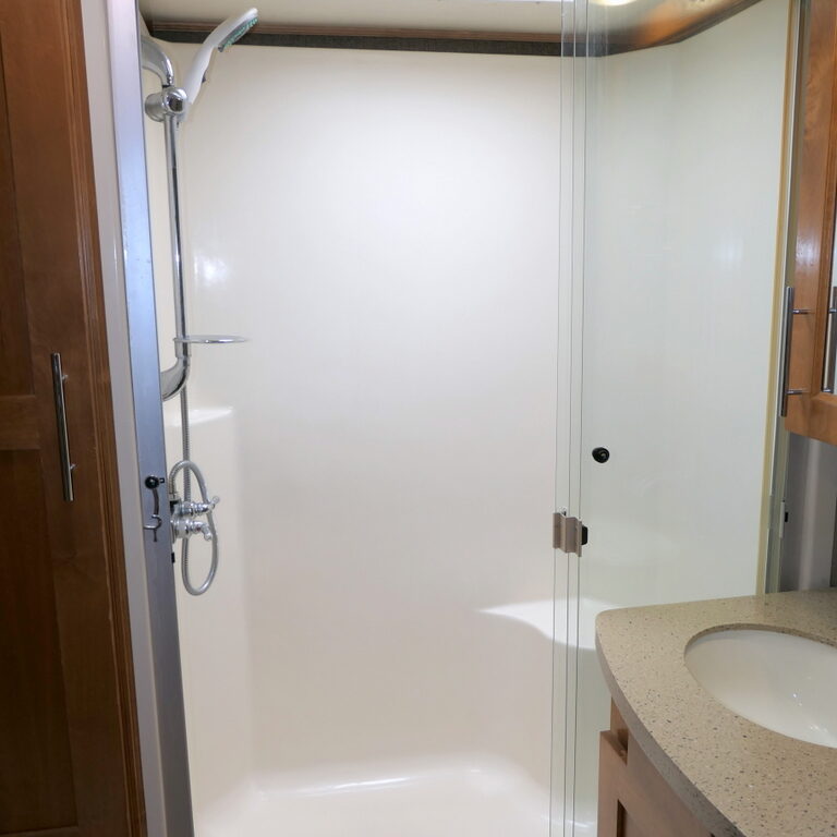 2017 Vanleigh VILANO 365RL 5th Wheel, 3-Slide-Outs, Spacious Interior-Image