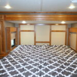 2017 Vanleigh VILANO 365RL 5th Wheel, 3-Slide-Outs, Spacious Interior-Thumbnail