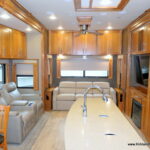 2017 Vanleigh VILANO 365RL 5th Wheel, 3-Slide-Outs, Spacious Interior-Thumbnail